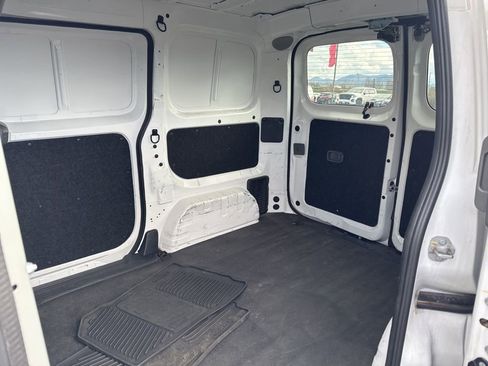 Used 2020 Nissan NV200 SV w/ Back Door Glass Package image 11