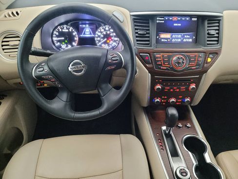 Used 2017 Nissan Pathfinder Platinum AWD/4WD image 22