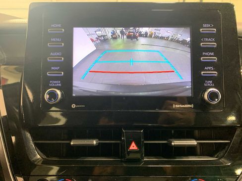 Used 2023 Toyota Camry SE FWD image 5