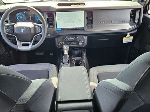 New 2025 Ford Bronco Base image 10
