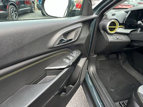 New 2026 Chevrolet Trax LT w/ LT Convenience Package image 12