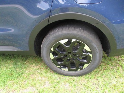 New 2025 Kia Sorento S image 10