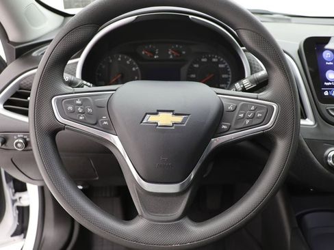 Used 2023 Chevrolet Malibu LS image 17