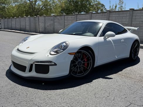 Certified 2015 Porsche 911 GT3 image 1
