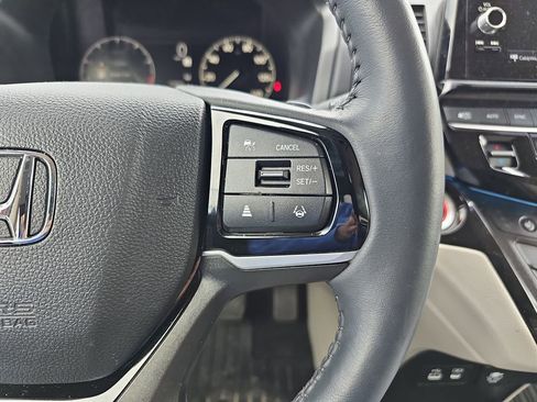 Used 2025 Honda Odyssey Touring image 23