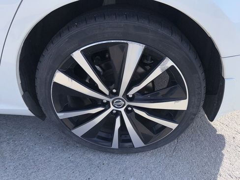 Used 2021 Nissan Altima 2.0 SR FWD image 9