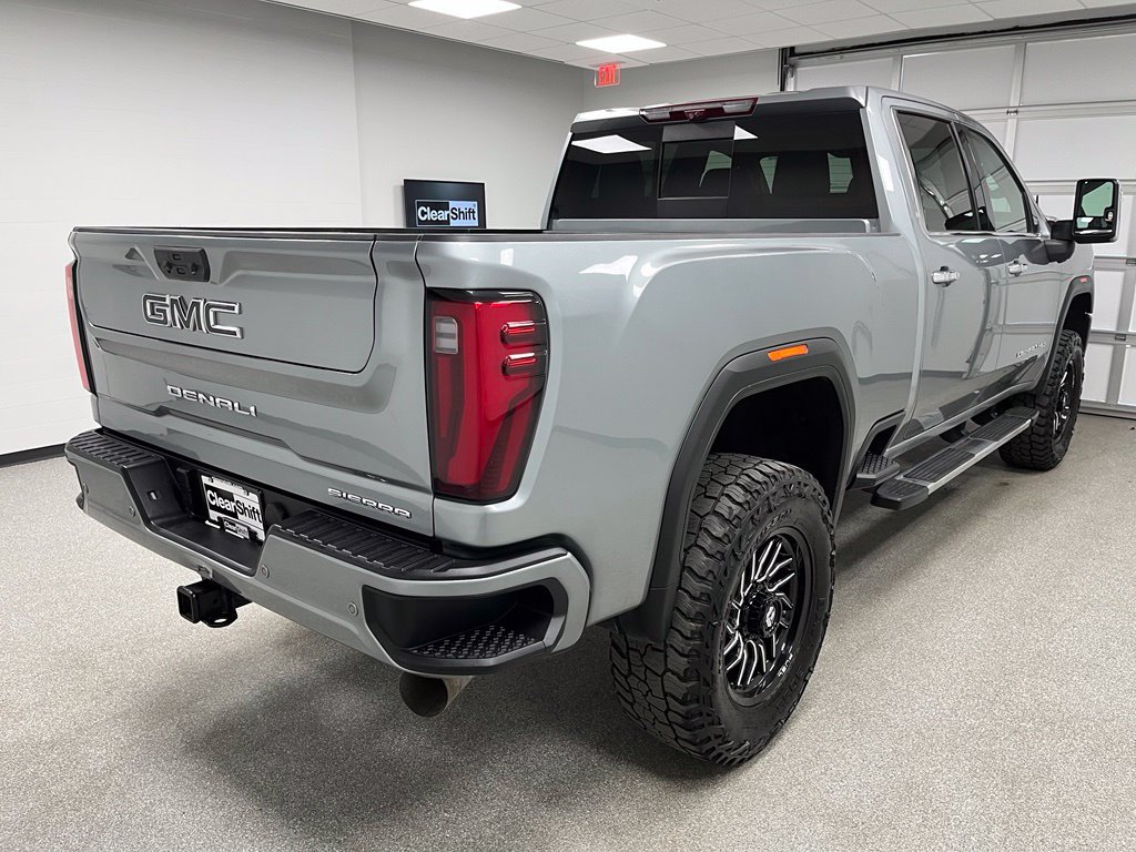 Used 2024 GMC Sierra 3500 Denali w/ Technology Package AWD/4WD image 9