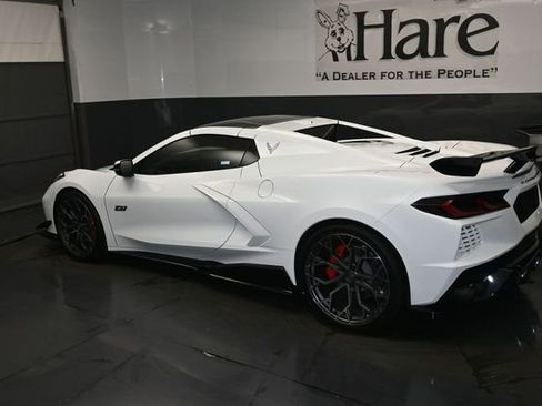 Used 2023 Chevrolet Corvette Stingray Convertible w/ Chrome Exterior Badge Package RWD image 27