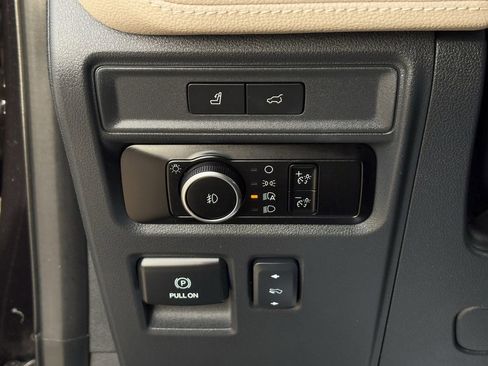Used 2024 Ford Expedition Max Limited image 25