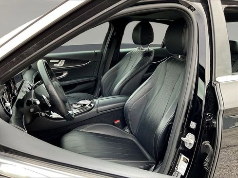 Used 2017 Mercedes-Benz E 300 4MATIC image 21