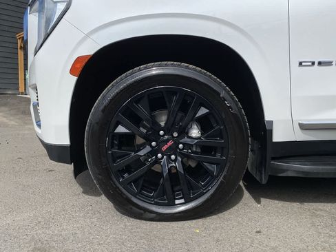 Used 2022 GMC Yukon XL Denali AWD/4WD image 11
