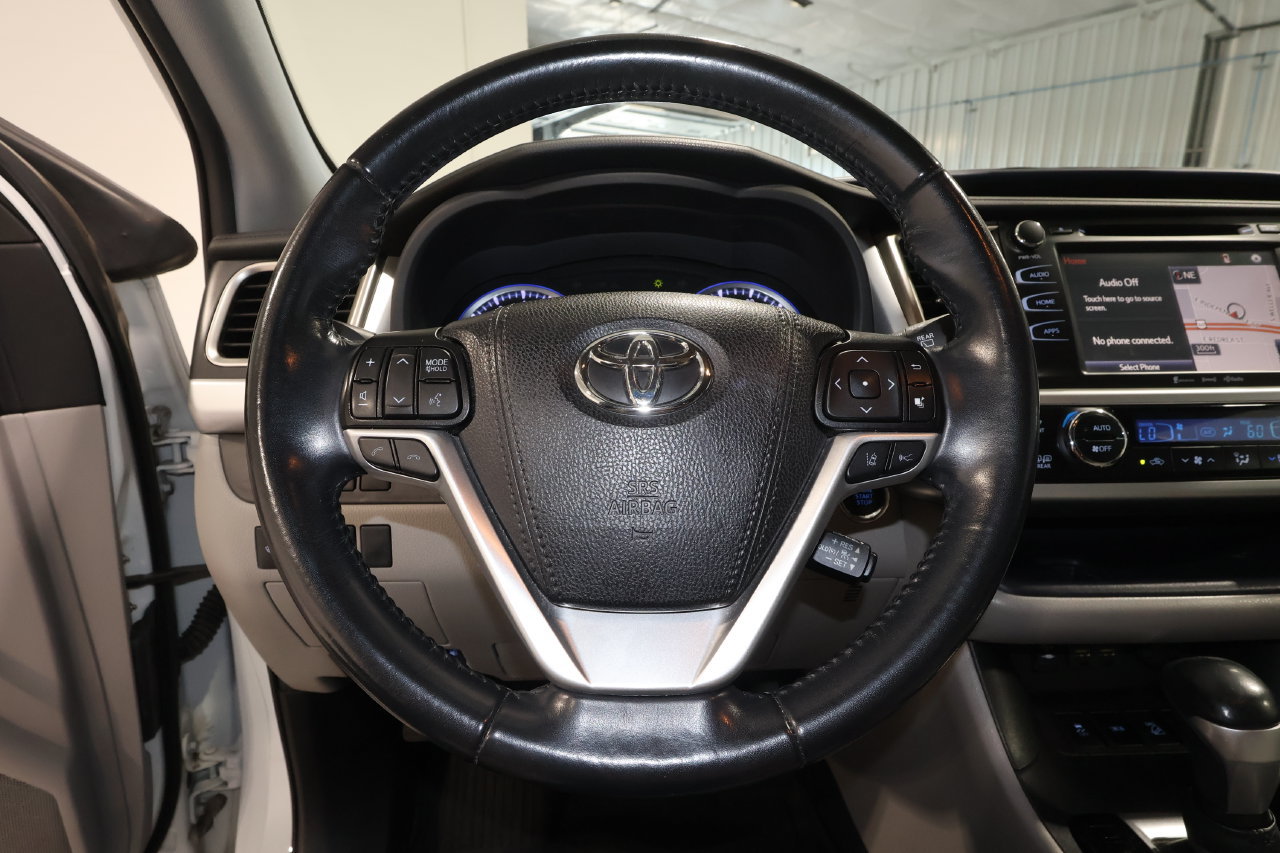 Used 2019 Toyota Highlander XLE w/ Protection Package #3 AWD/4WD image 7