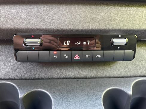 Used 2025 Mercedes-Benz Sprinter 2500 image 23