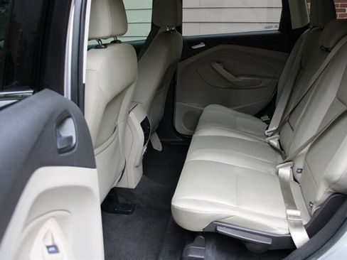 Used 2017 Ford Escape SE image 15