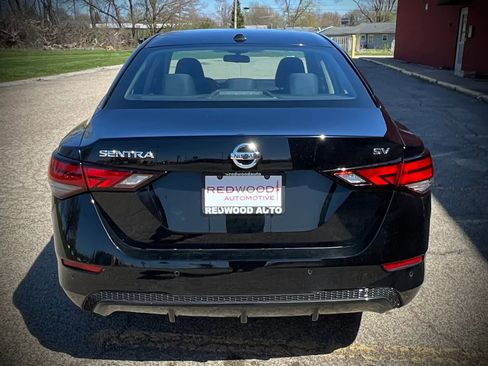 Used 2020 Nissan Sentra SV image 4
