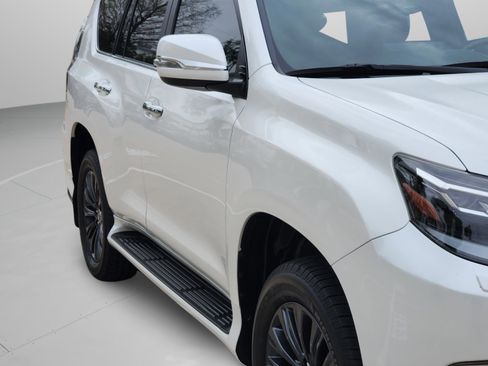Certified 2023 Lexus GX 460 Luxury w/ Sport Design Package AWD/4WD image 42