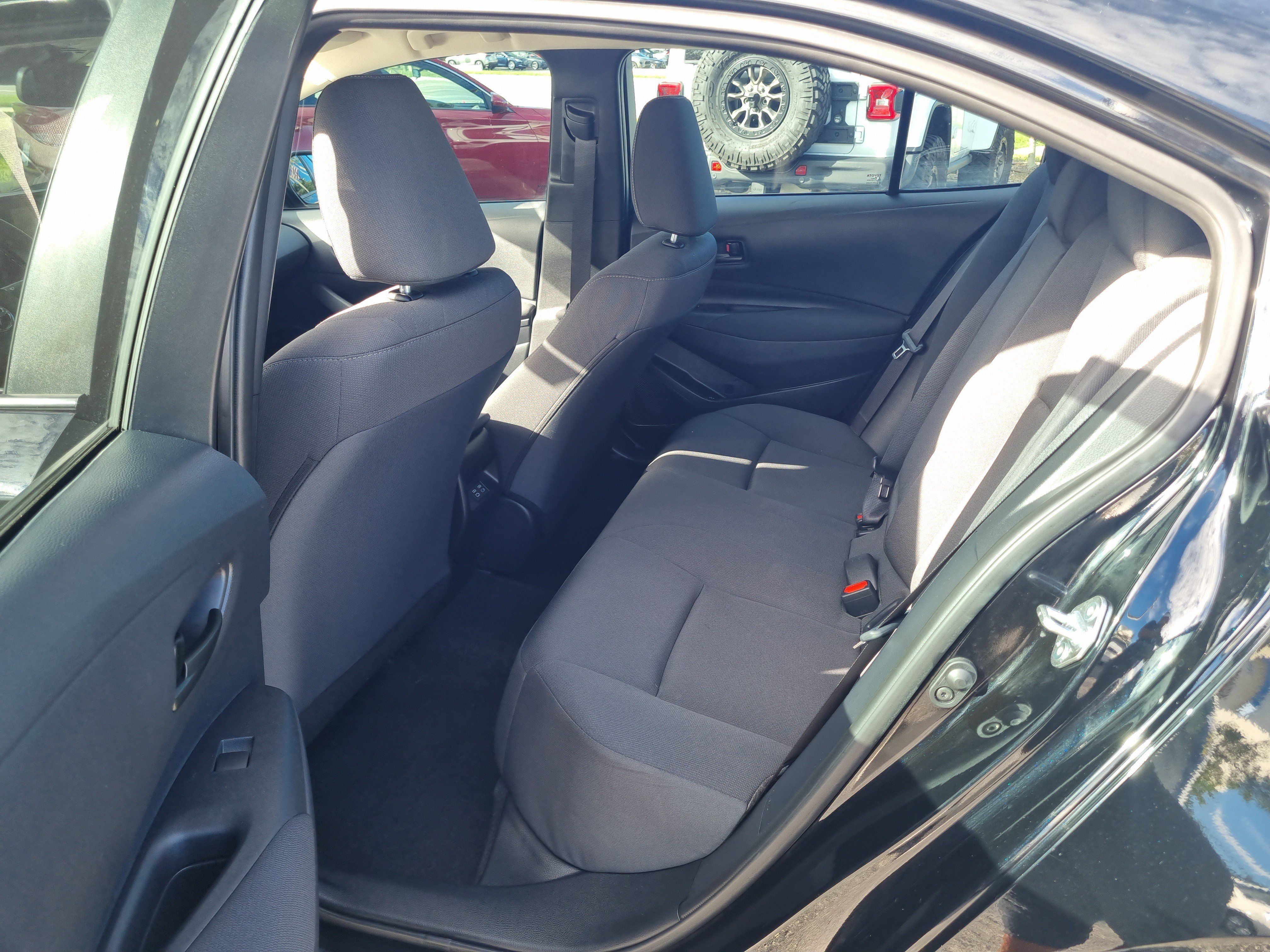 Used 2025 Toyota Corolla LE FWD image 13