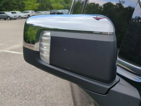 Used 2025 GMC Sierra 1500 Denali w/ Denali Reserve Package AWD/4WD image 12