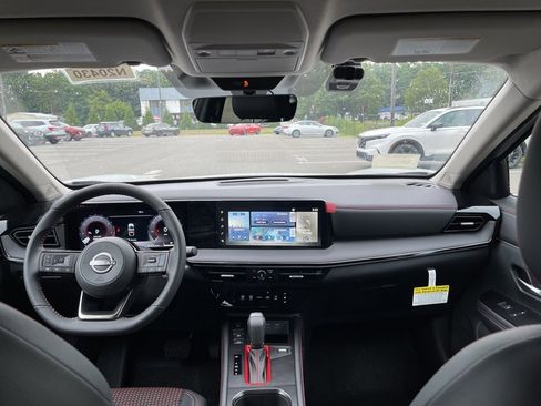 New 2025 Nissan Kicks SR w/ Illumination Package image 6