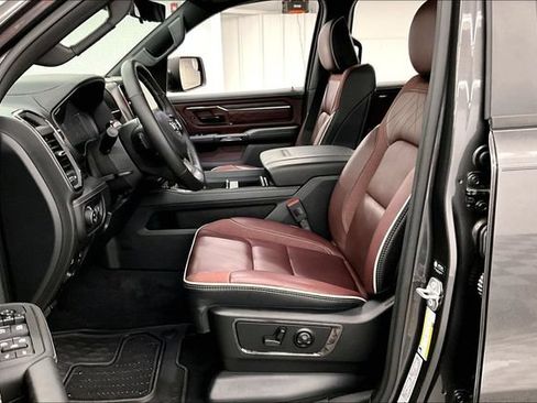 Used 2025 RAM 1500 Limited AWD/4WD image 24