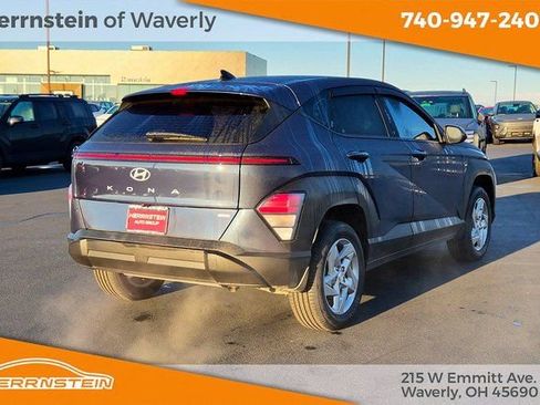 Used 2025 Hyundai Kona SE image 29