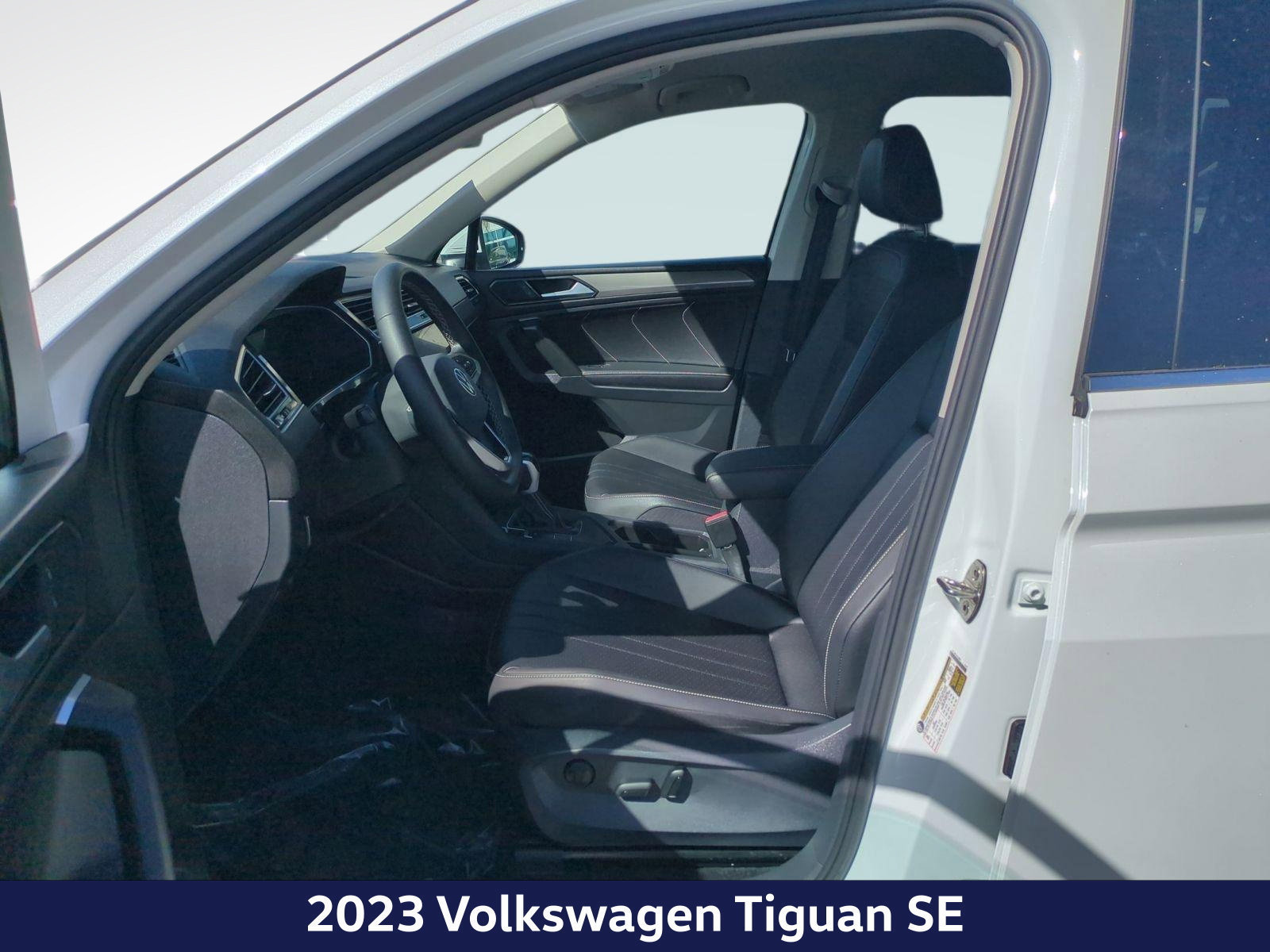 Used 2023 Volkswagen Tiguan SE FWD image 14
