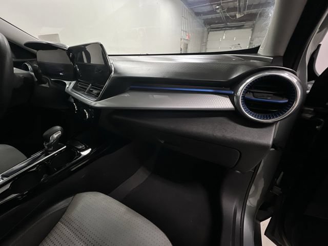 Used 2025 Chevrolet Trax LT FWD image 27