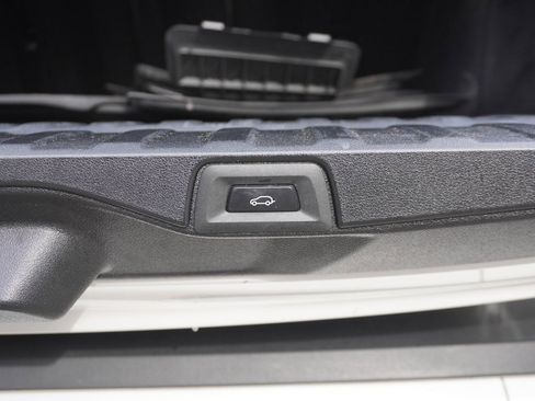 Used 2022 BMW X5 xDrive40i w/ Parking Assistance Package image 19