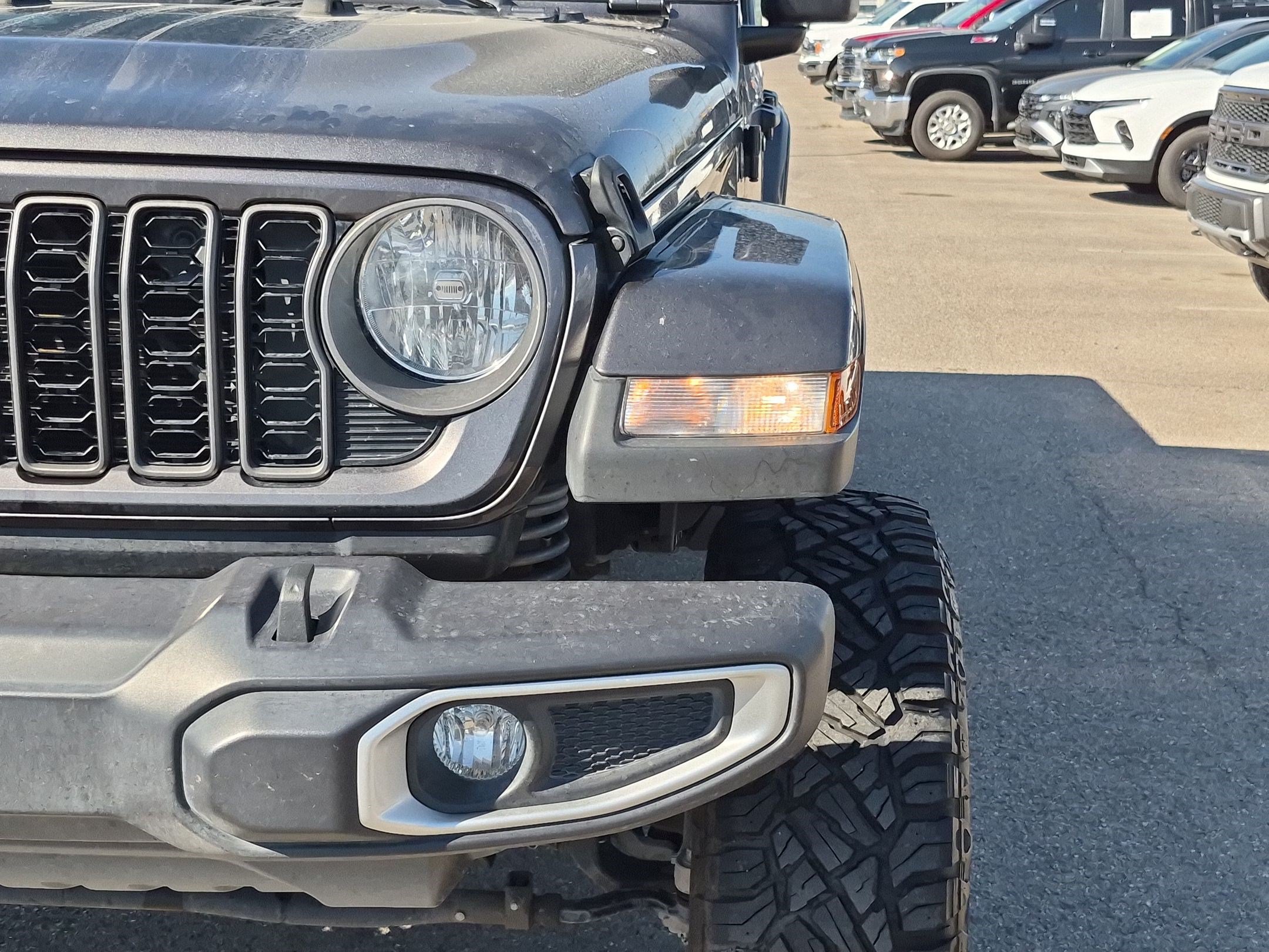 Used 2024 Jeep Gladiator Sport AWD/4WD image 10