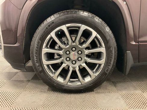 Used 2021 GMC Acadia Denali w/ Denali Technology Package image 8