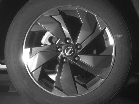 Used 2025 Nissan Rogue SV FWD image 15