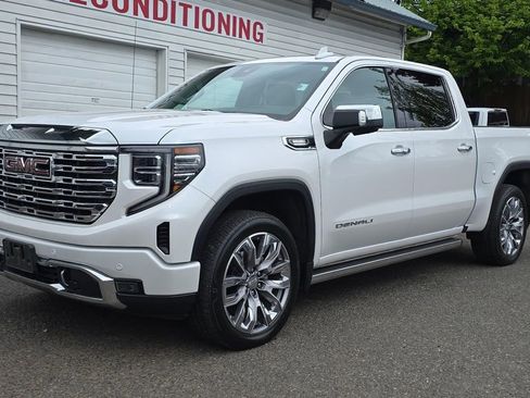 Used 2024 GMC Sierra 1500 Denali w/ Denali Reserve Package AWD/4WD image 7