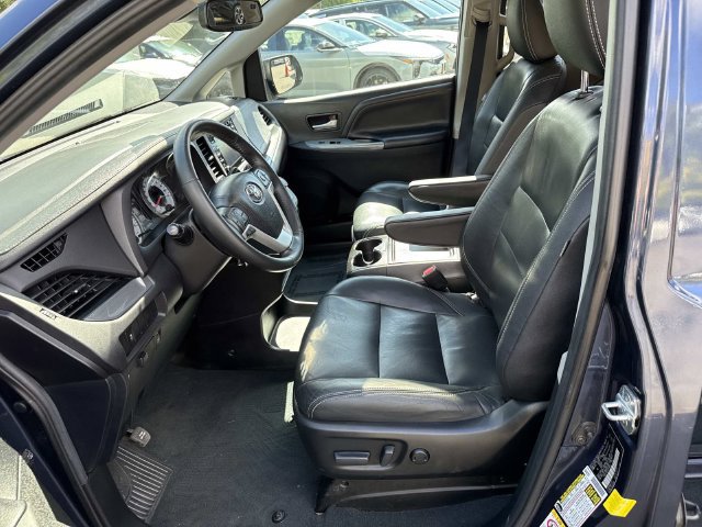 Used 2019 Toyota Sienna SE AWD/4WD image 14