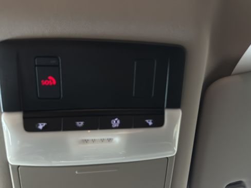 Used 2025 Nissan Rogue SV FWD image 28