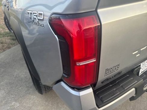 Used 2024 Toyota Tacoma TRD Off-Road image 44