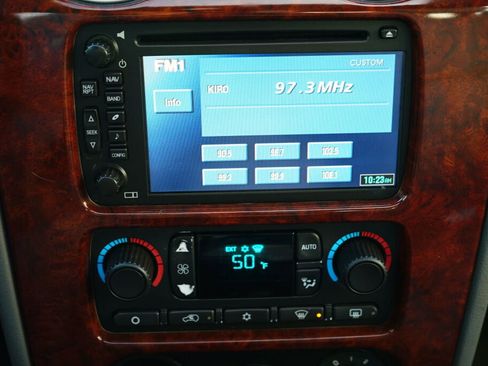 Used 2006 GMC Envoy Denali image 18