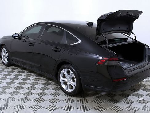 Used 2023 Honda Accord LX image 10