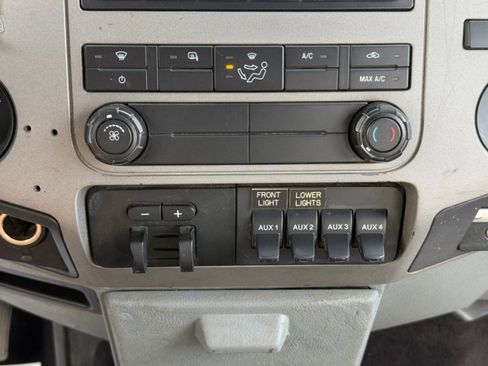 Used 2015 Ford F350 XLT w/ Snow Plow Prep Package image 25