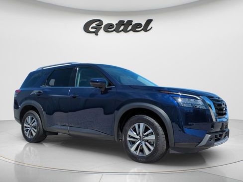 Certified 2025 Nissan Pathfinder SL AWD/4WD image 3