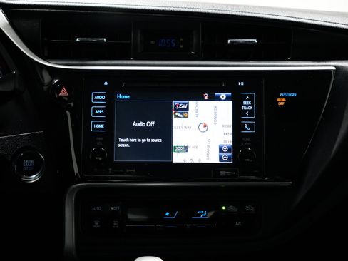 Used 2019 Toyota Corolla XSE image 17