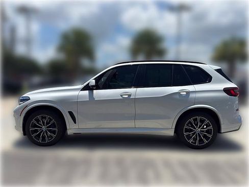 Used 2022 BMW X5 sDrive40i w/ M Sport Package RWD image 4