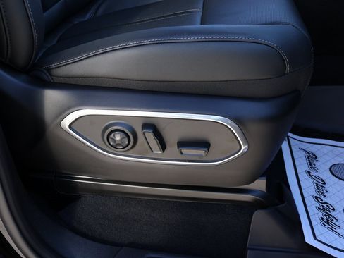 New 2025 Jeep Wagoneer L Series II image 10