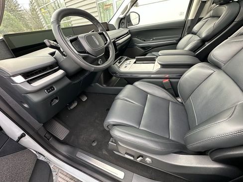 New 2025 Lincoln Navigator L Reserve AWD/4WD image 17