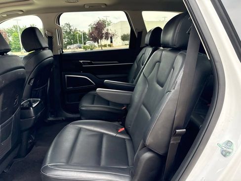 Used 2025 Kia Telluride S AWD/4WD image 19