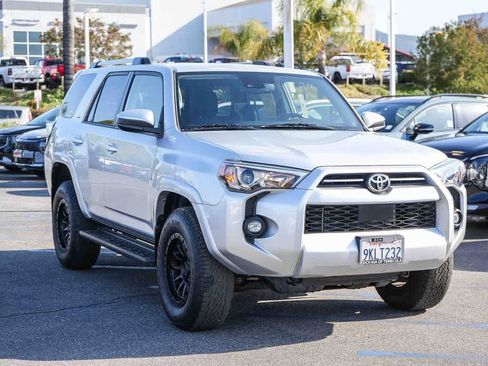 Used 2022 Toyota 4Runner SR5 AWD/4WD image 3