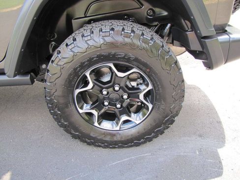 Used 2021 Jeep Wrangler Unlimited Rubicon 4xe w/ Dual Top Group image 28