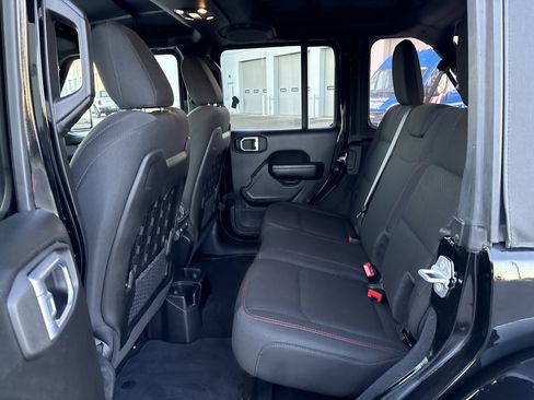 Certified 2021 Jeep Wrangler Unlimited Rubicon w/ Xtreme Recon 35" Tire Package image 34