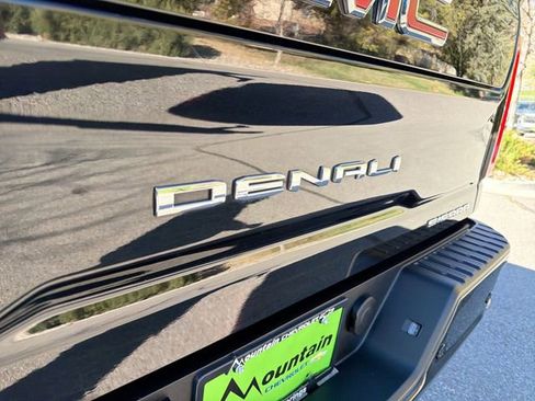 Used 2022 GMC Sierra 3500 Denali image 33