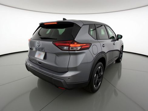 Used 2025 Nissan Rogue SV FWD image 9