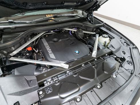 Used 2025 BMW X5 xDrive40i w/ M Sport Package AWD/4WD image 33